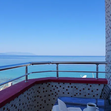 Bianco Otel *
